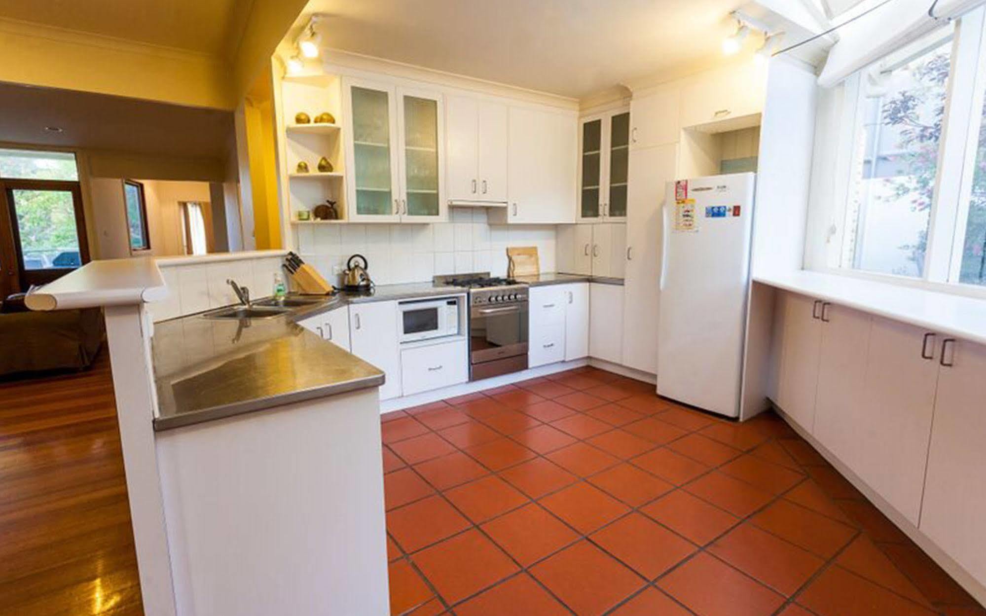 Point Lonsdale Holiday Apartments (Adults Only) Queenscliff Eksteriør billede