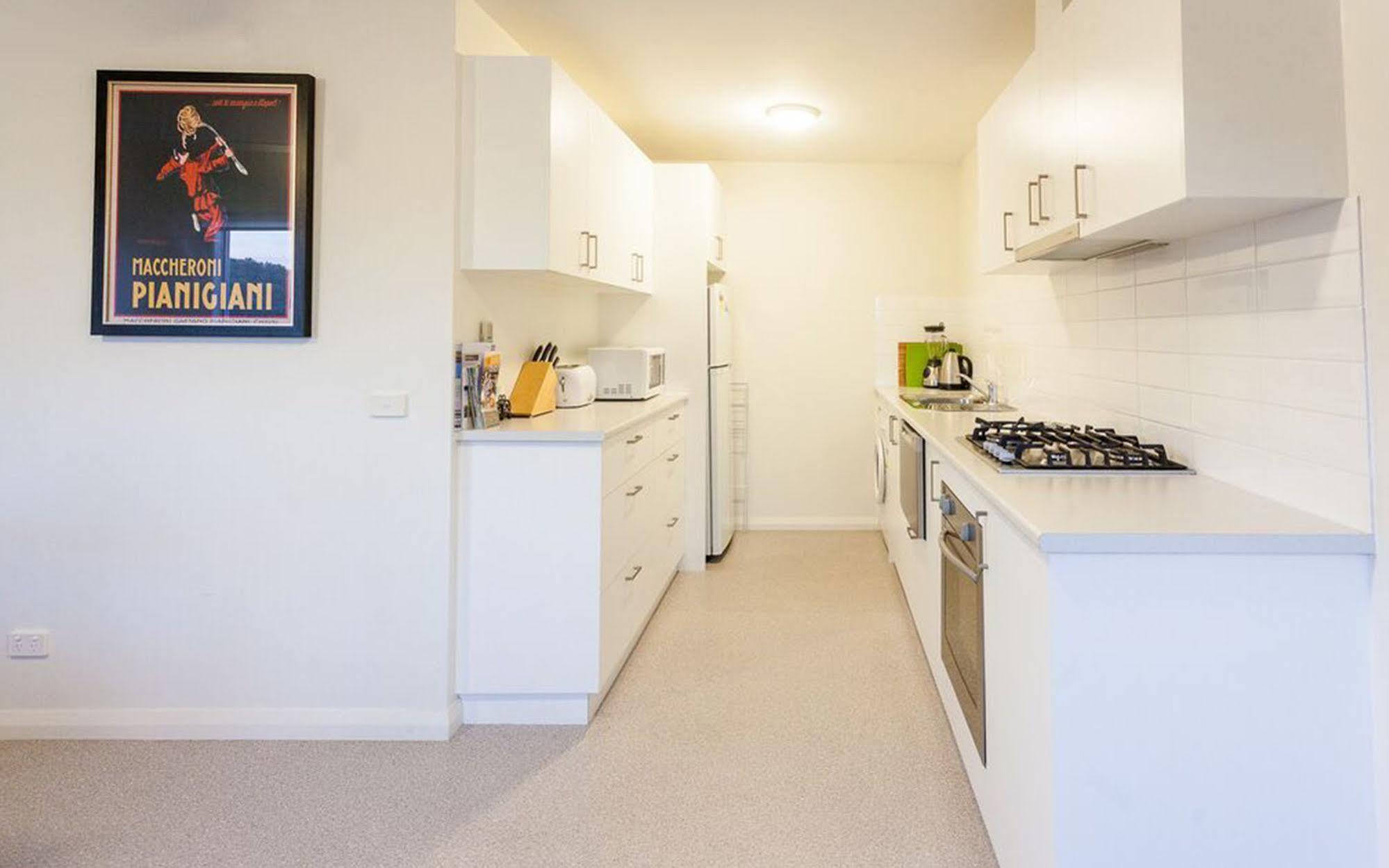 Point Lonsdale Holiday Apartments (Adults Only) Queenscliff Eksteriør billede