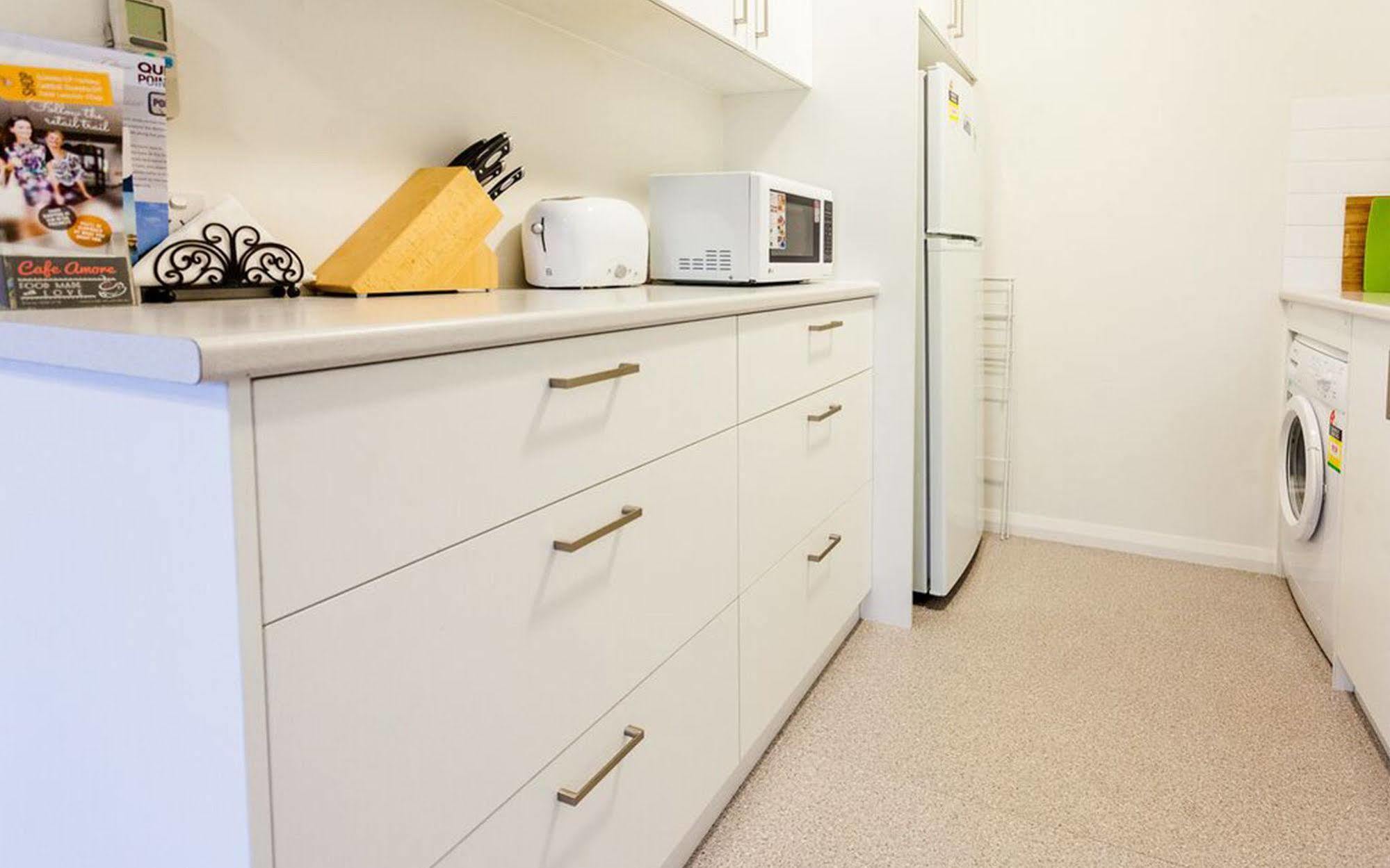 Point Lonsdale Holiday Apartments (Adults Only) Queenscliff Eksteriør billede
